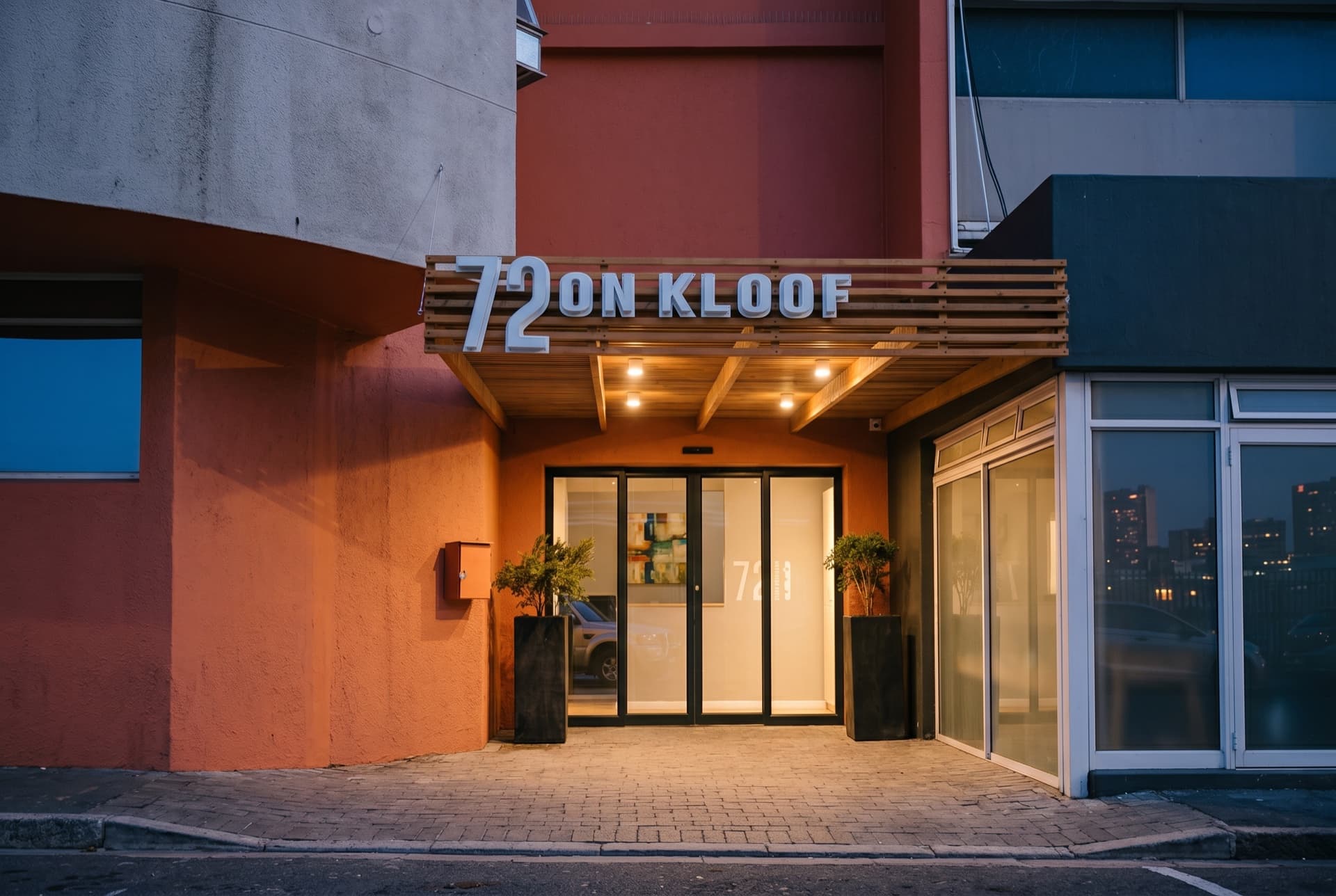 72 on Kloof — the entrance at dusk