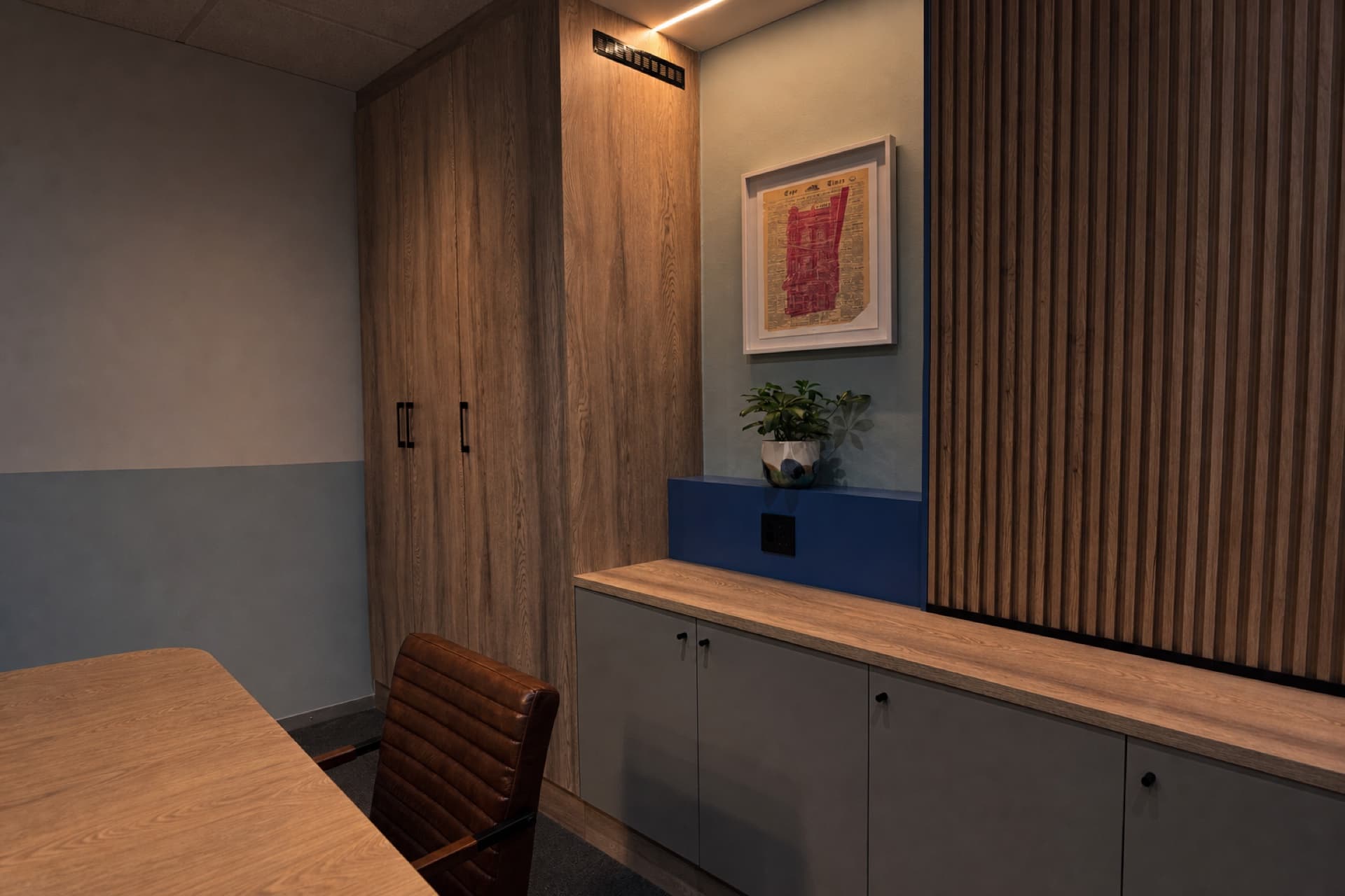 Group 10 Boardroom — interior 4.1