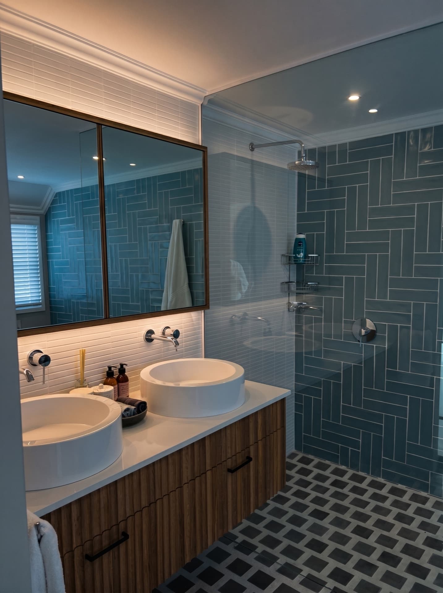 Kalk Bay — interior 15.3