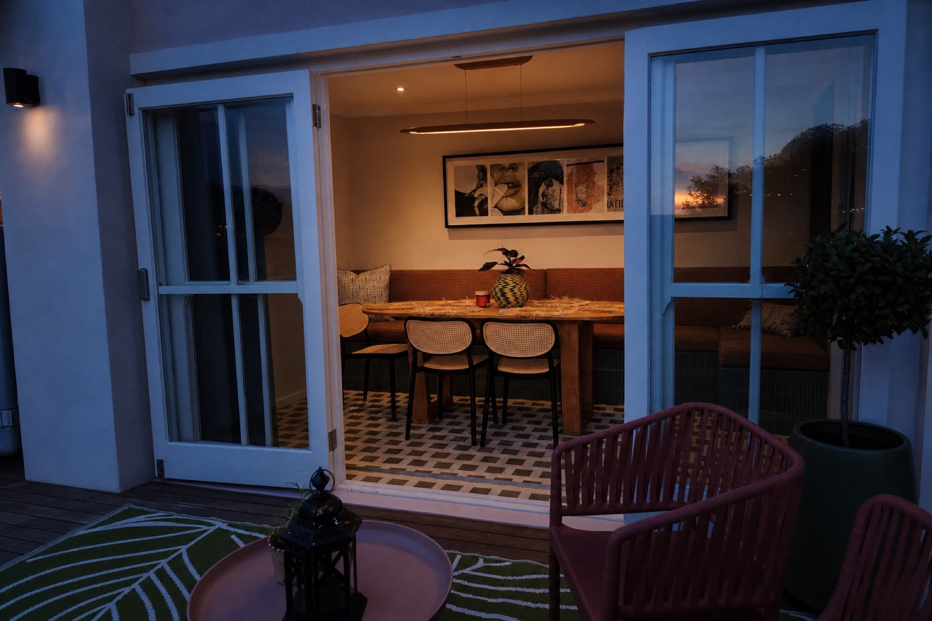 Simon's Town — interior 11.1