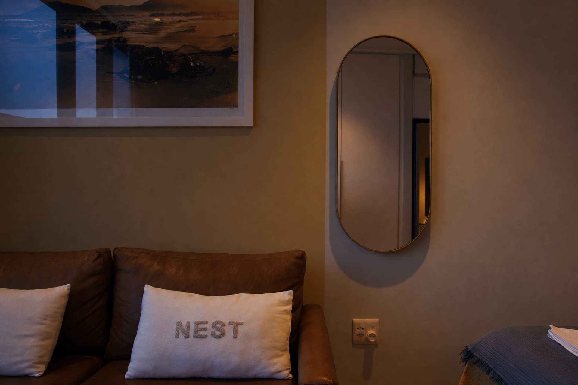Skynest Airbnb — interior 6.1