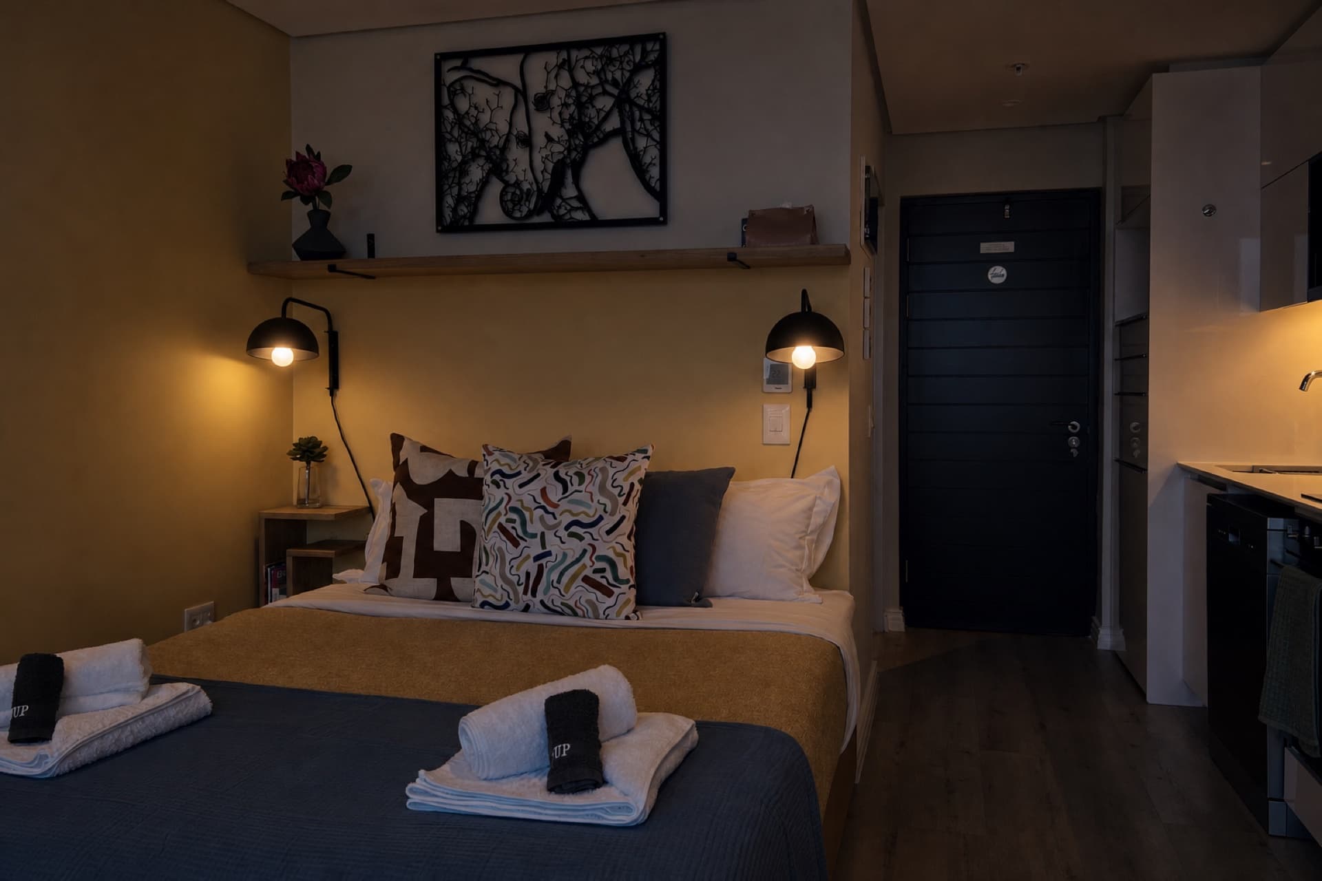 Skynest Airbnb — interior 3.2