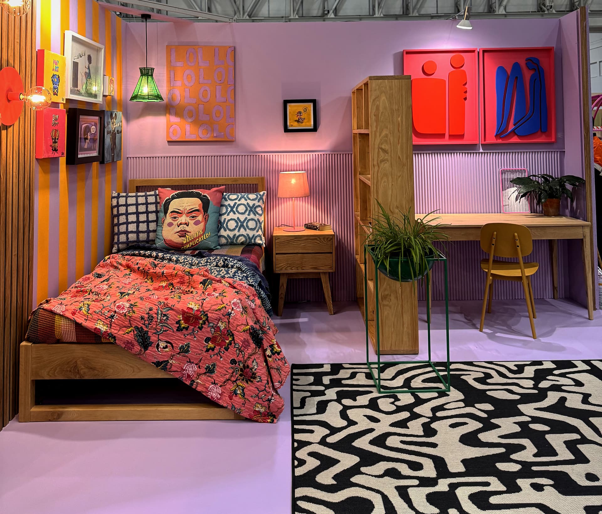 Urban Living Pod – the student pod from bed to desk